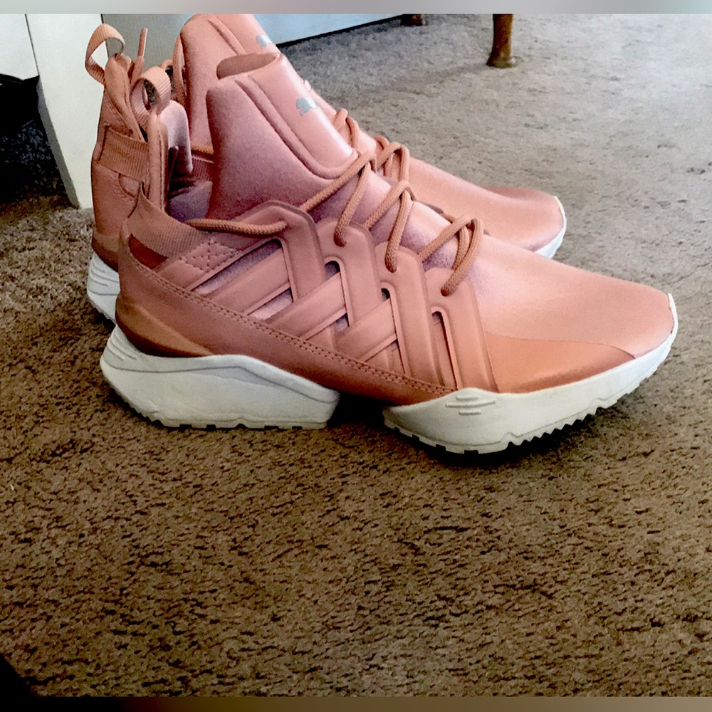 PINK SATIN PUMA MUSE ECHO SHOES